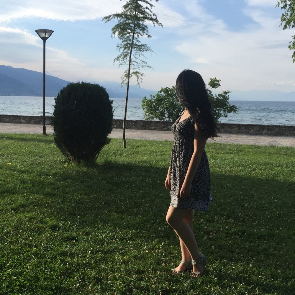 Meet your Posher, Eva